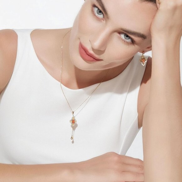 Dainty Gold Clover Pendant Necklace - Perfect Gift for Women on Any Occasion - Picture 4 of 7